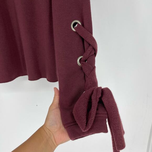 Sky and Sparrow Grommet Lace-Up Sweater Size Large - Picture 3 of 6